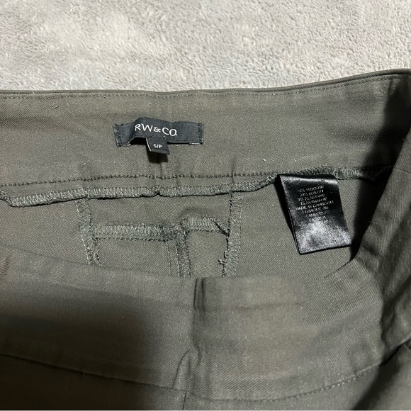 RW&CO | Grey Green Coloured City Legging - Picture 10 of 12